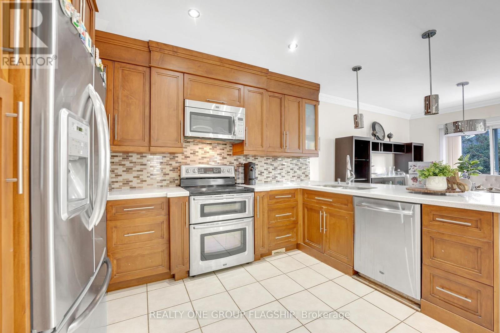 1128 Knotty Pine Grove, Mississauga, Ontario  L5W 1J6 - Photo 13 - W12358719