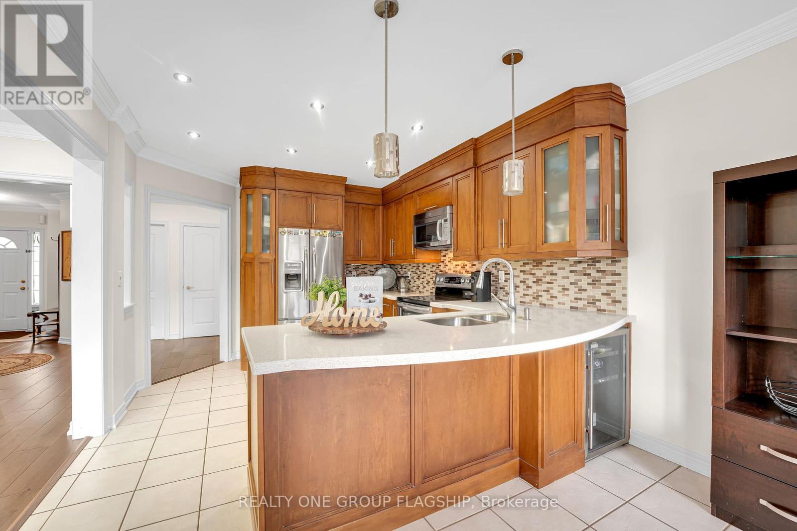 1128 Knotty Pine Grove, Mississauga, Ontario  L5W 1J6 - Photo 16 - W12358719