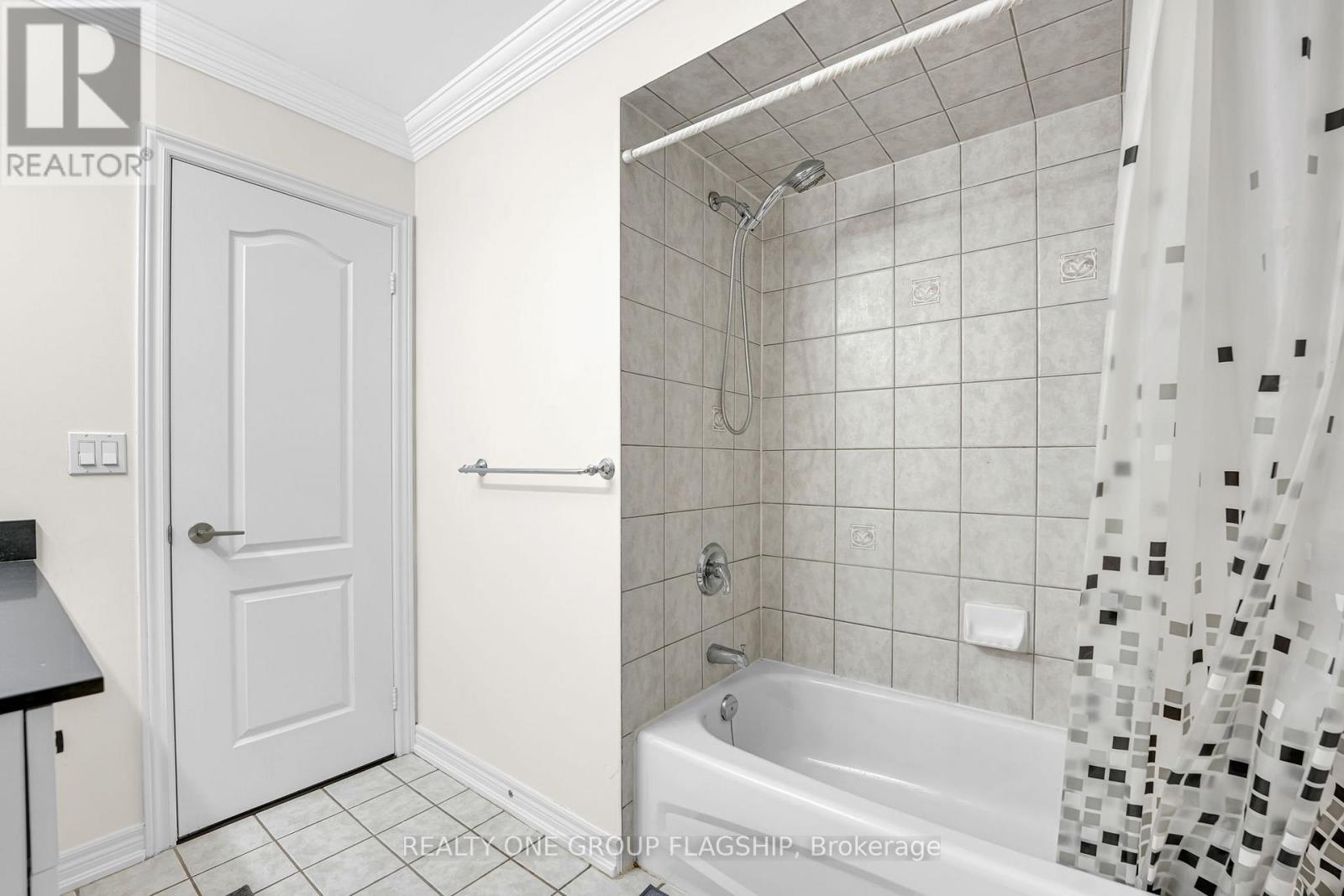 1128 Knotty Pine Grove, Mississauga, Ontario  L5W 1J6 - Photo 22 - W12358719