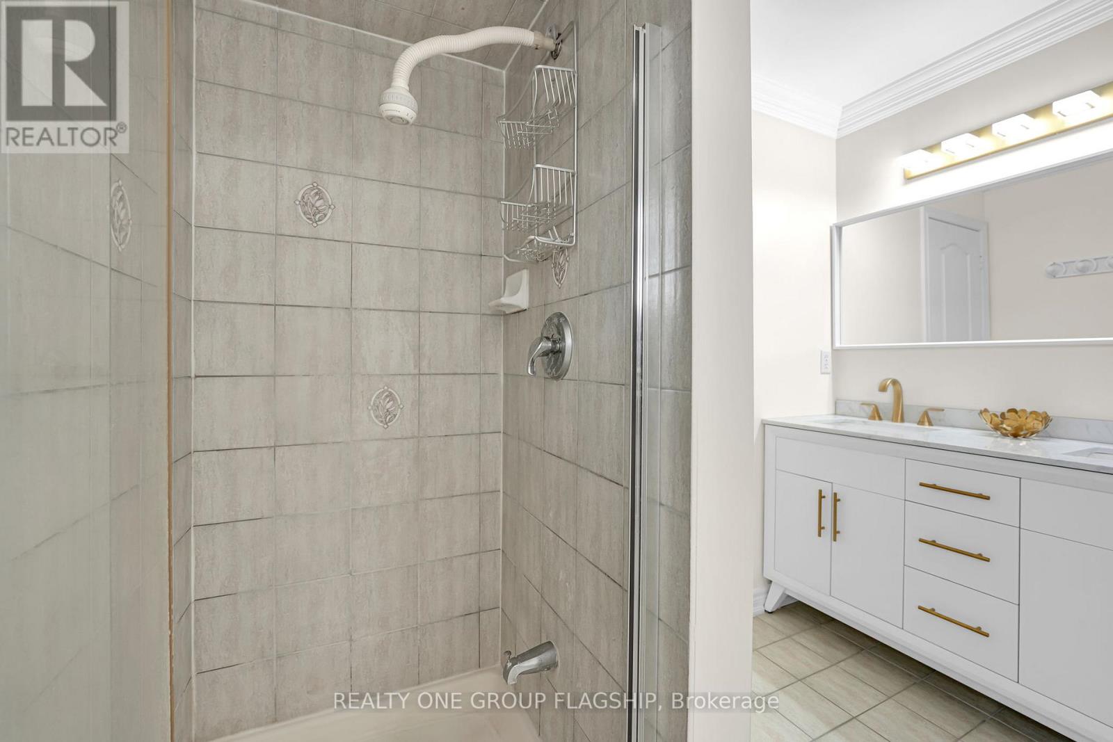1128 Knotty Pine Grove, Mississauga, Ontario  L5W 1J6 - Photo 25 - W12358719