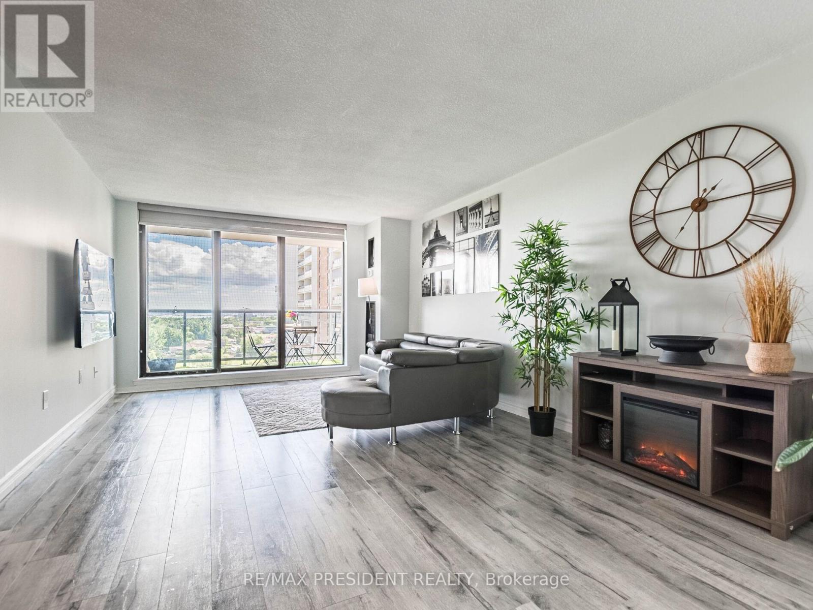 1209 - 21 Knightsbridge Road, Brampton, Ontario  L6T 3Y1 - Photo 10 - W12358797
