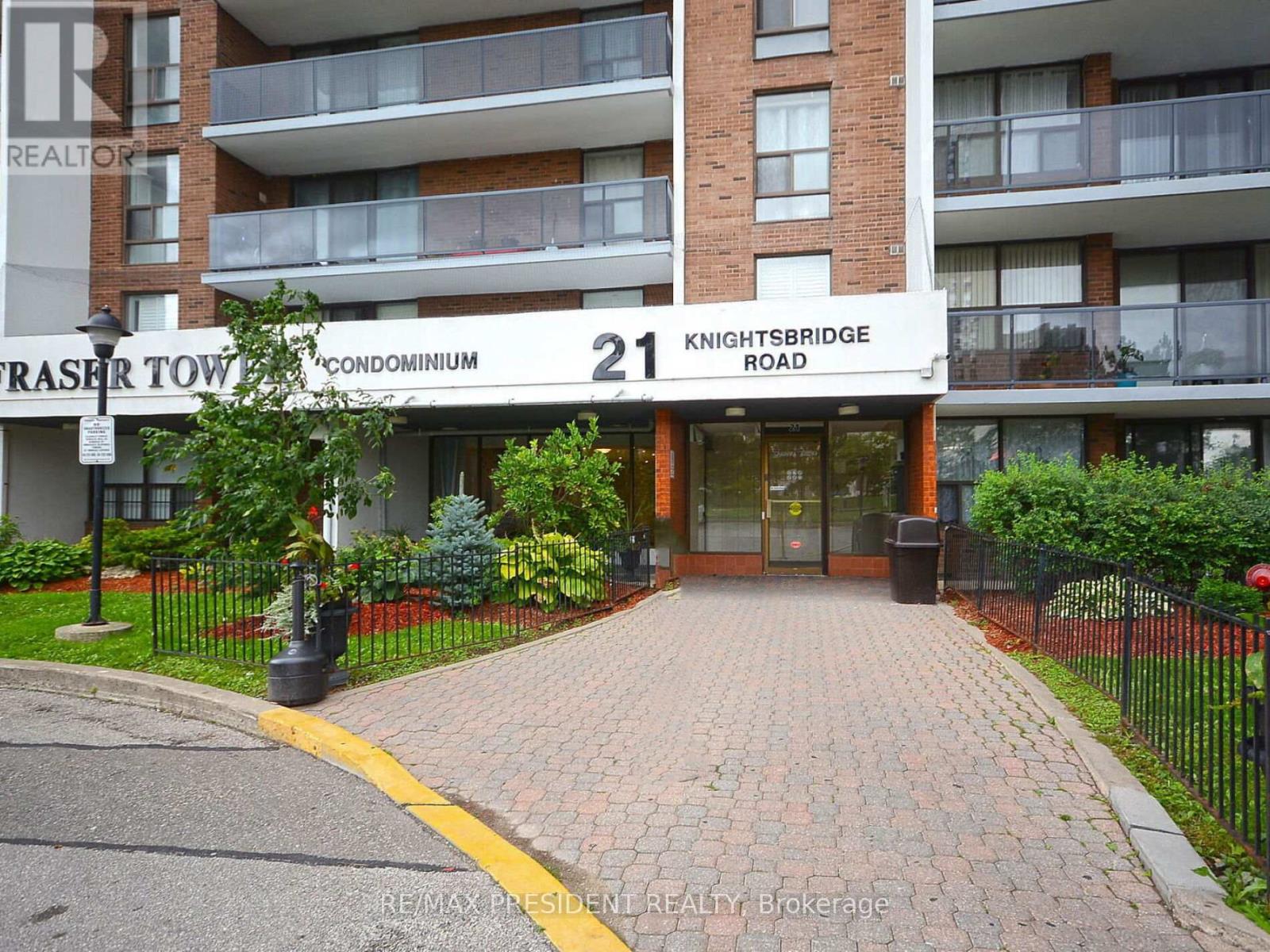 1209 - 21 Knightsbridge Road, Brampton, Ontario  L6T 3Y1 - Photo 3 - W12358797