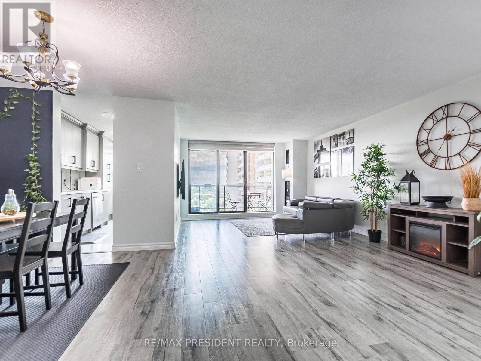 1209 - 21 Knightsbridge Road, Brampton, Ontario  L6T 3Y1 - Photo 8 - W12358797