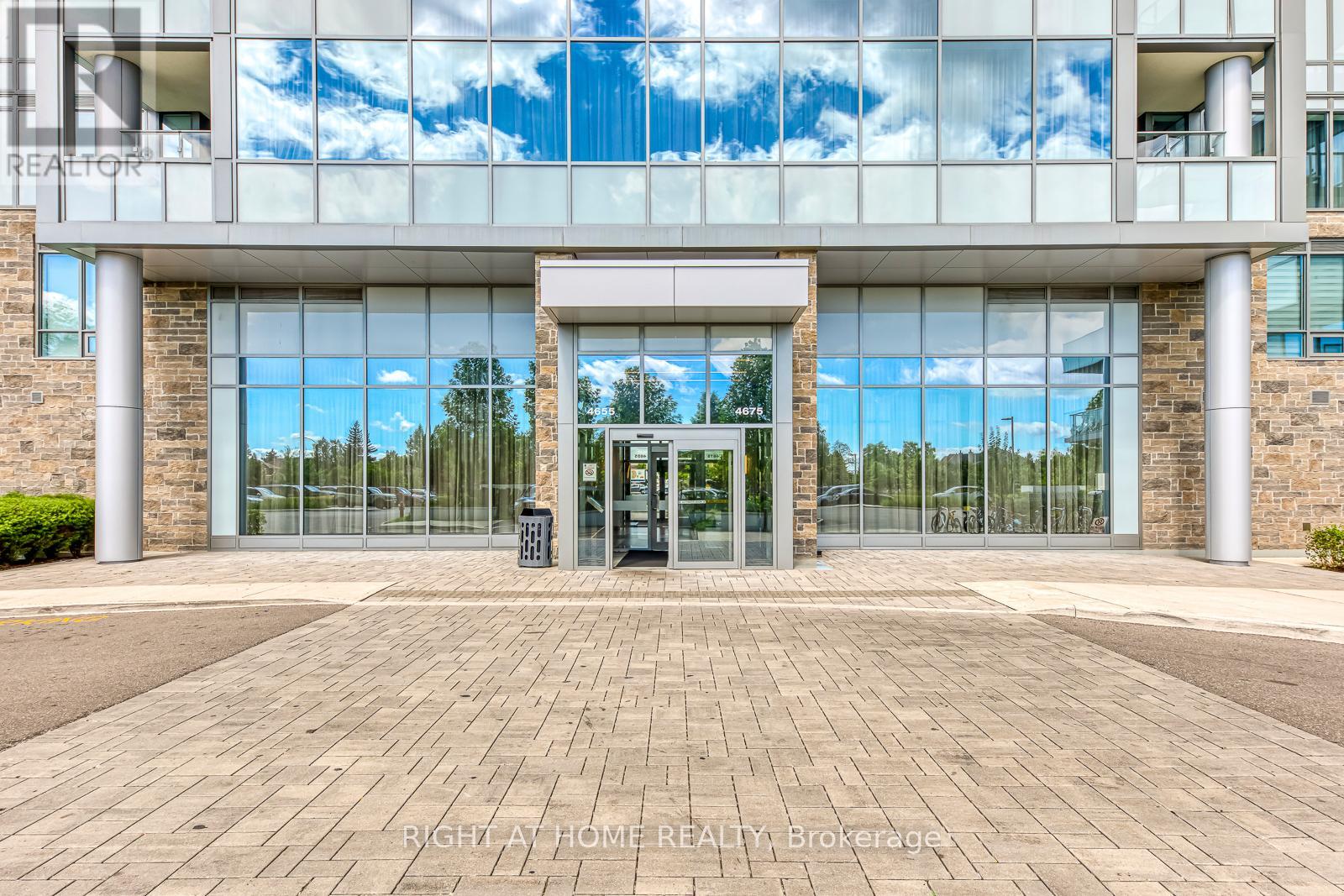 1210 - 4675 Metcalfe Avenue, Mississauga, Ontario  L5M 0Z8 - Photo 3 - W12358825