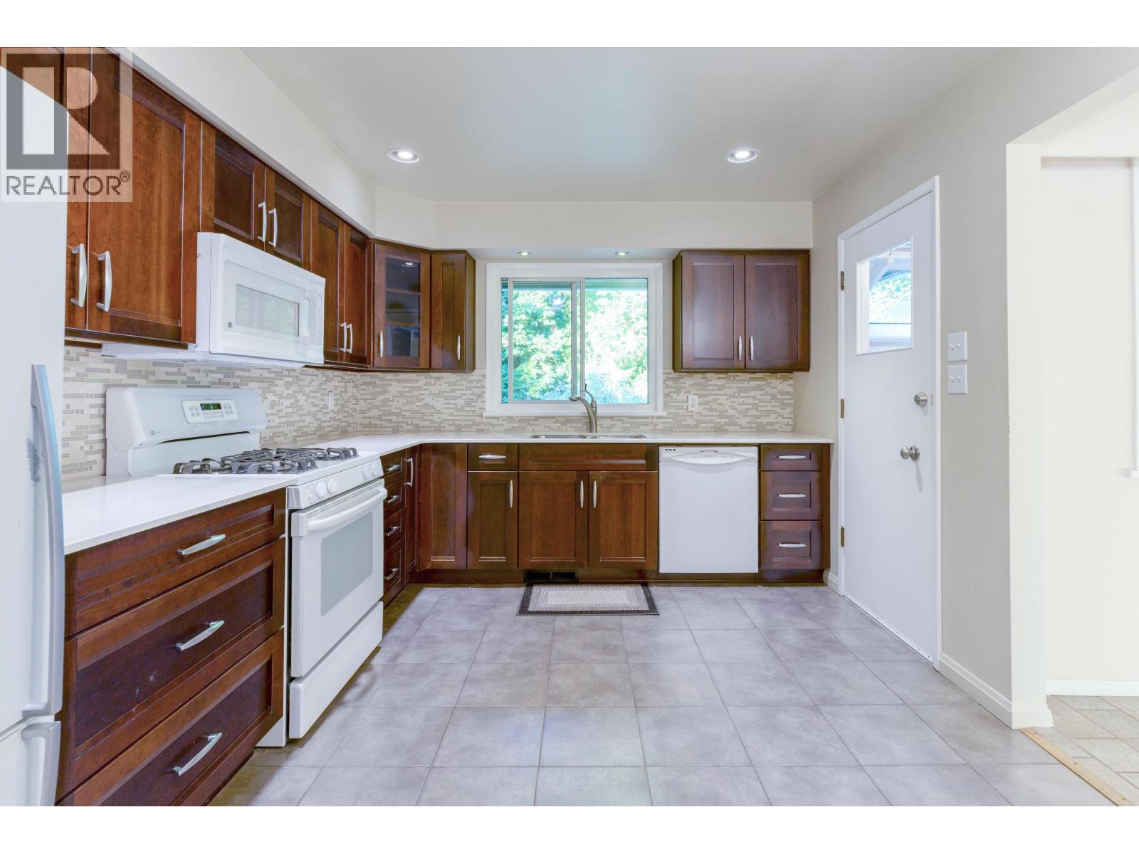 Property at 11542 WOOD STREET image 5