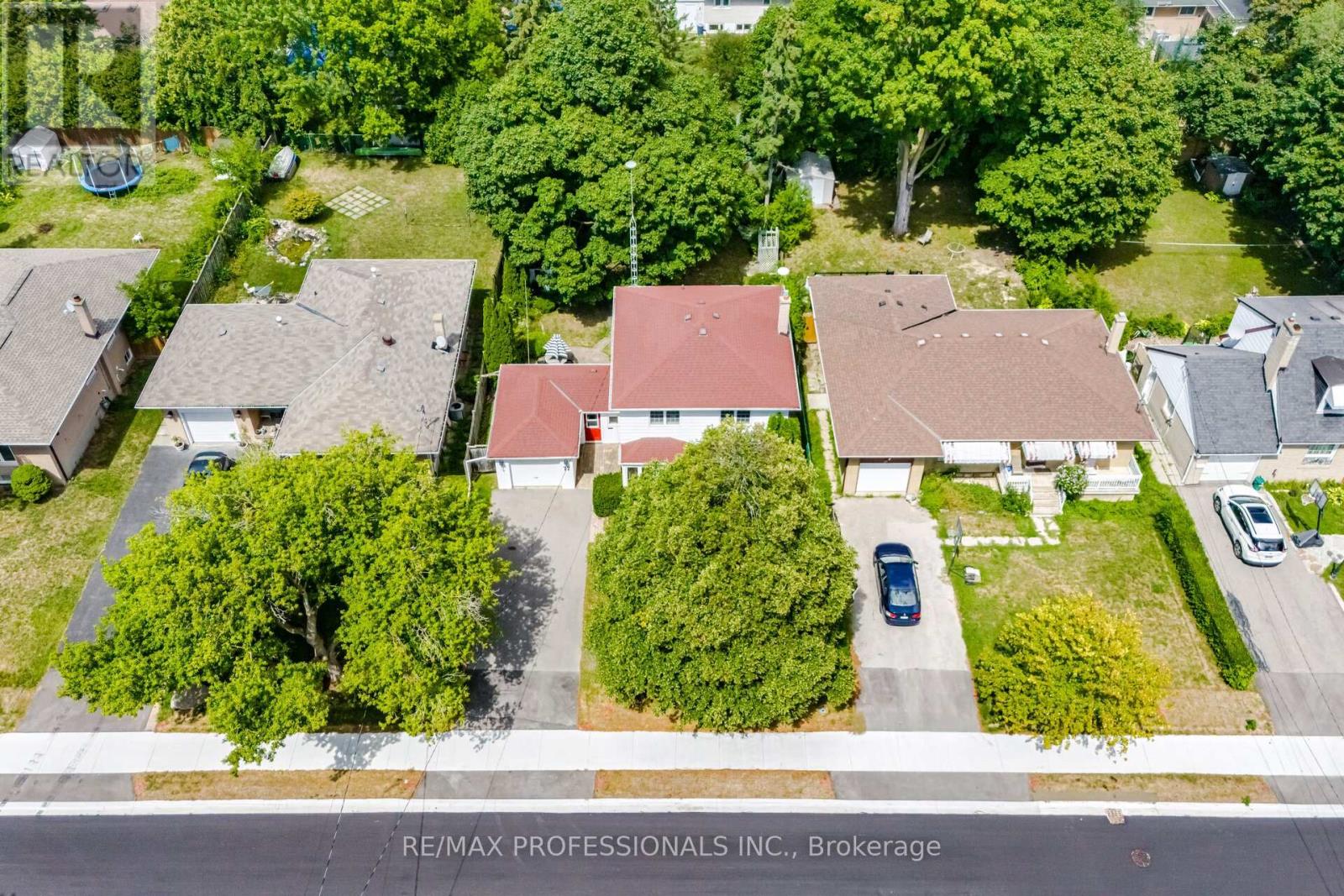 77 Bedford Park Avenue, Richmond Hill, Ontario  L4C 2N9 - Photo 39 - N12289422