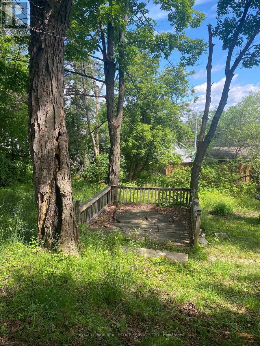 16 Cora Street E, Huntsville, Ontario  P1H 1T5 - Photo 10 - X8481764