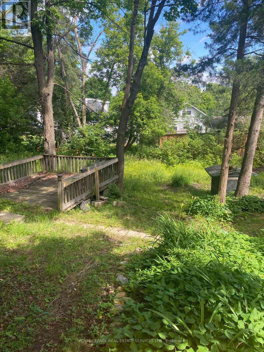 16 Cora Street E, Huntsville, Ontario  P1H 1T5 - Photo 16 - X8481764