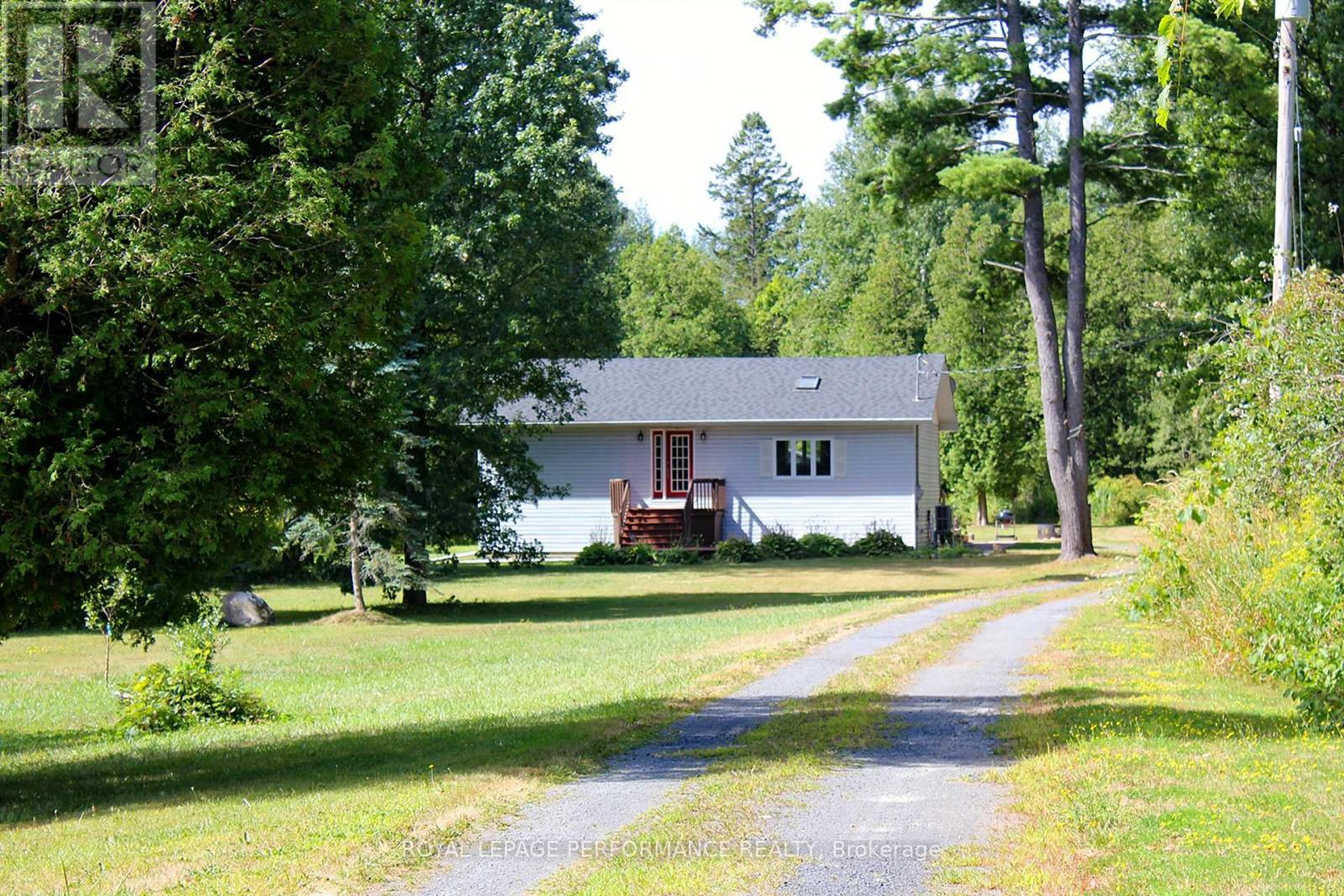 4692 O'keefe Road, South Stormont, Ontario  K0C 2A0 - Photo 2 - X12358897