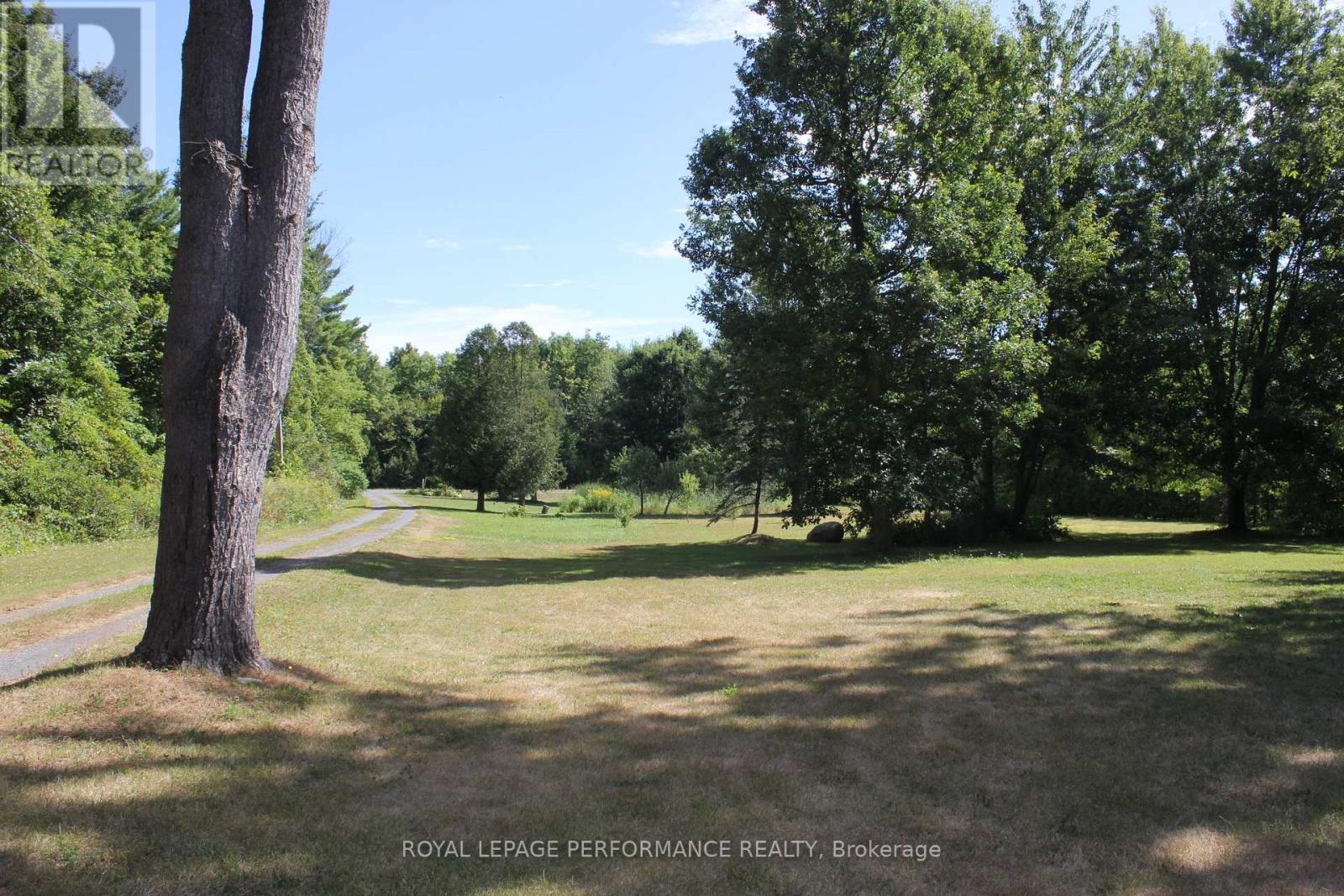 4692 O'keefe Road, South Stormont, Ontario  K0C 2A0 - Photo 6 - X12358897