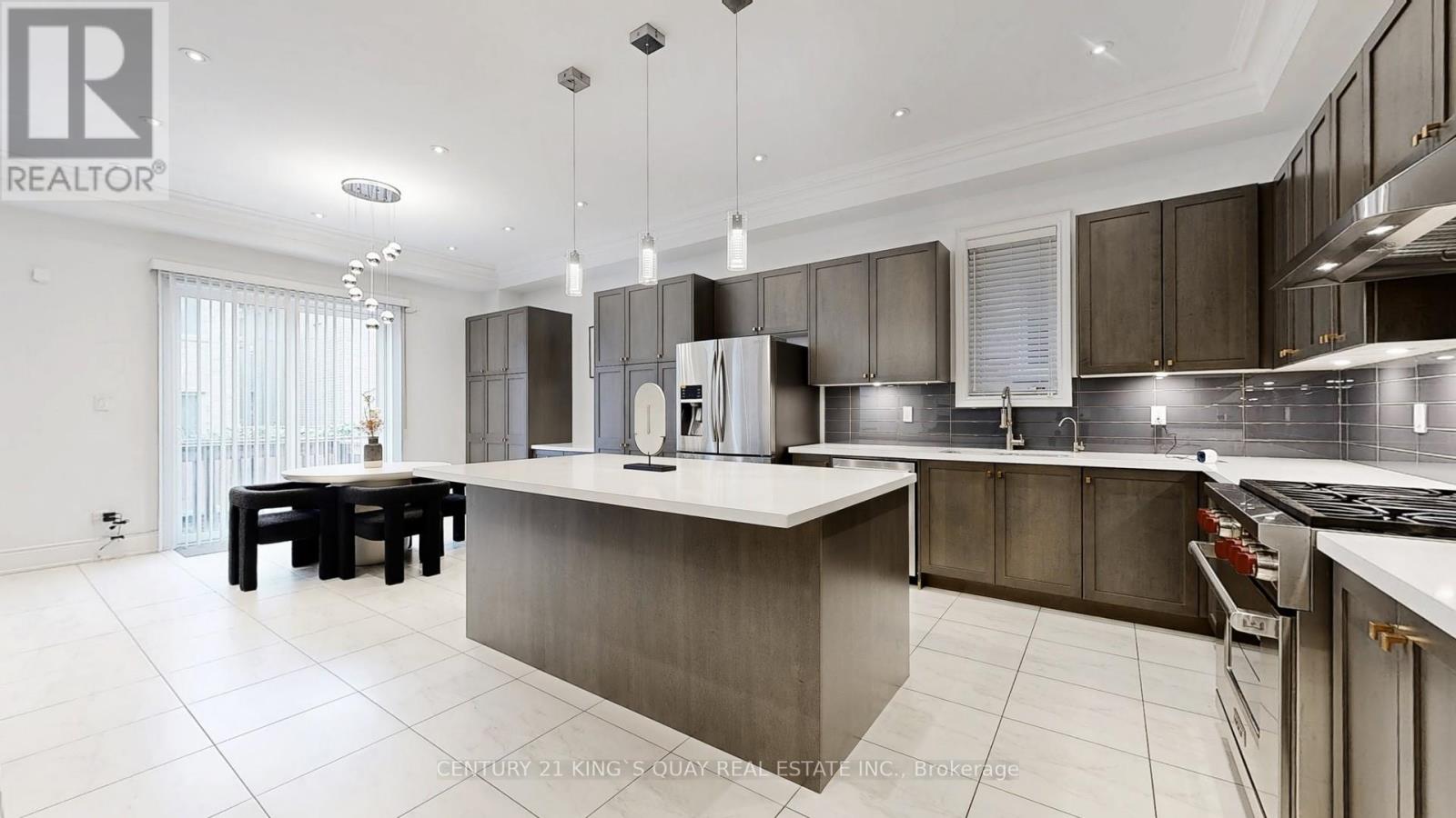 33 Oakford Drive, Markham, Ontario  L6C 0X8 - Photo 7 - N12358758