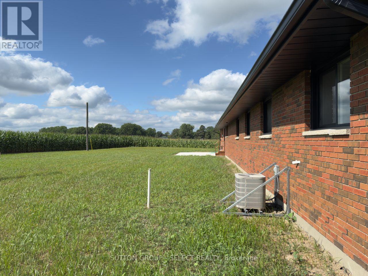 101 Broadway Street, Lambton Shores, Ontario  N0N 0A6 - Photo 5 - X12358860
