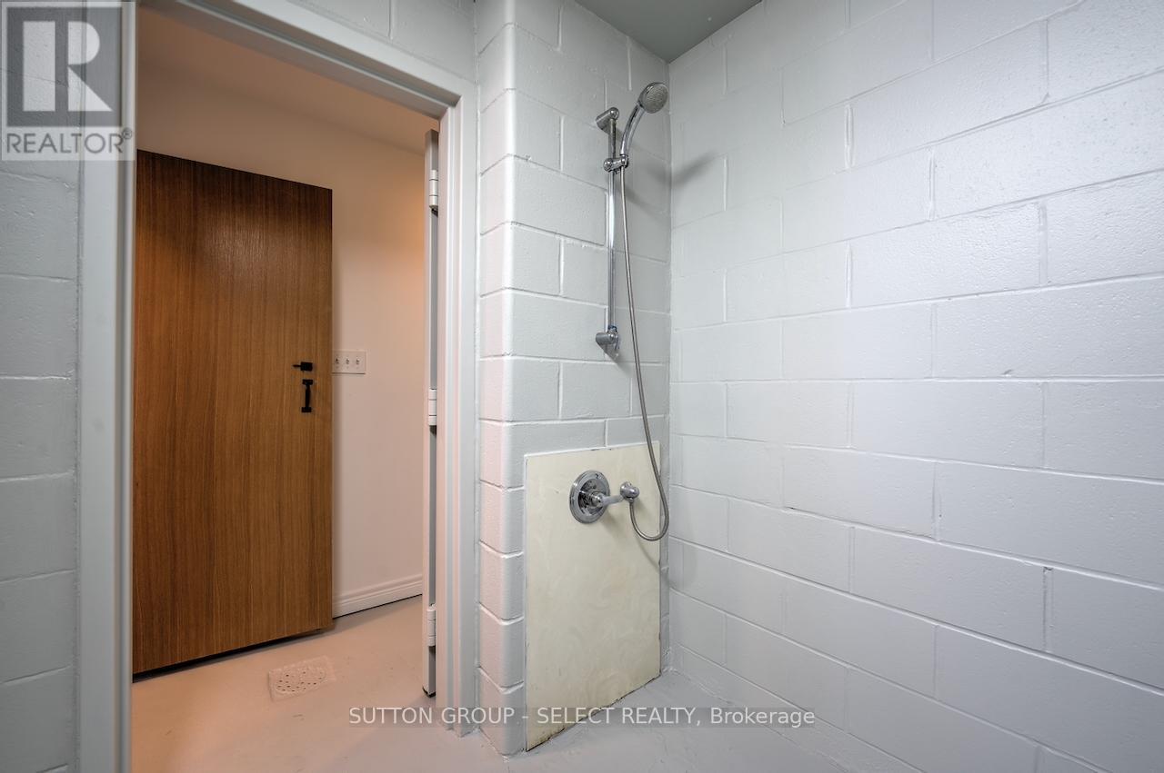 101 Broadway Street, Lambton Shores, Ontario  N0N 0A6 - Photo 45 - X12358860