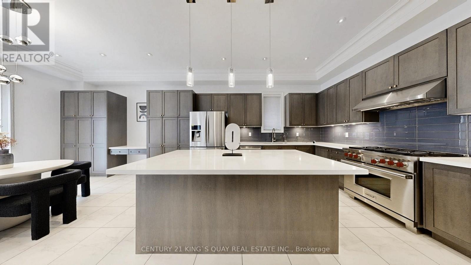 33 Oakford Drive, Markham, Ontario  L6C 0X8 - Photo 6 - N12358758