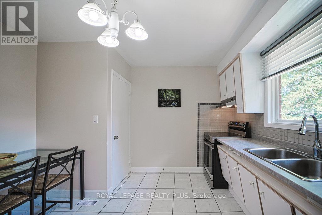 316 Upper Paradise Road, Hamilton, Ontario  L9C 5C4 - Photo 12 - X12344383
