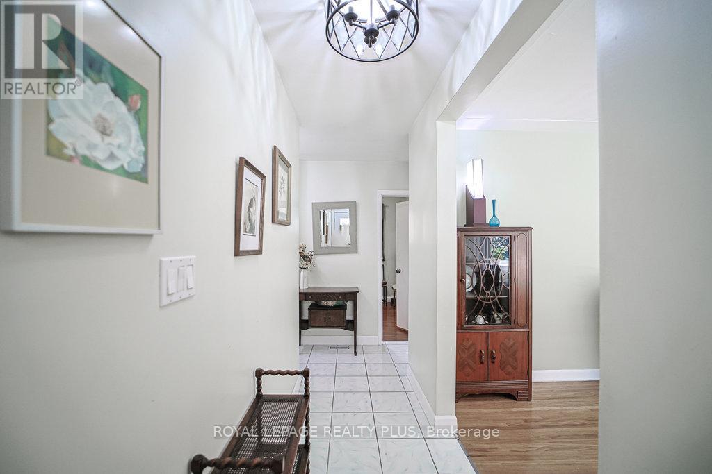 316 Upper Paradise Road, Hamilton, Ontario  L9C 5C4 - Photo 8 - X12344383