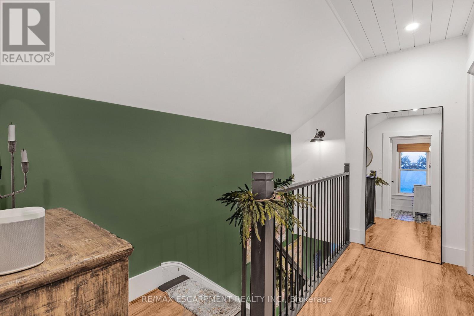 374 Ontario Street, Grimsby, Ontario  L3M 3H5 - Photo 18 - X12355411