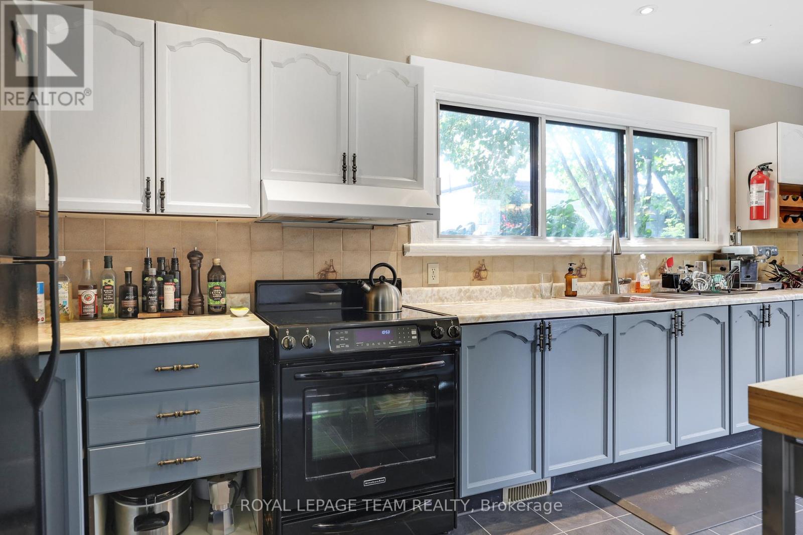 142 Cathcart Street, Ottawa, Ontario  K1N 5B8 - Photo 19 - X12359034