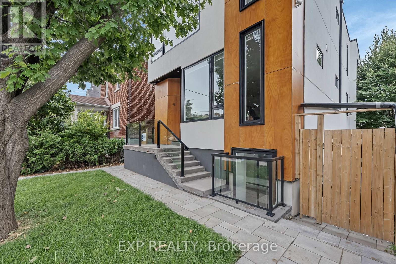 4a Huron Avenue N, Ottawa, Ontario  K1Y 0V9 - Photo 3 - X12359073