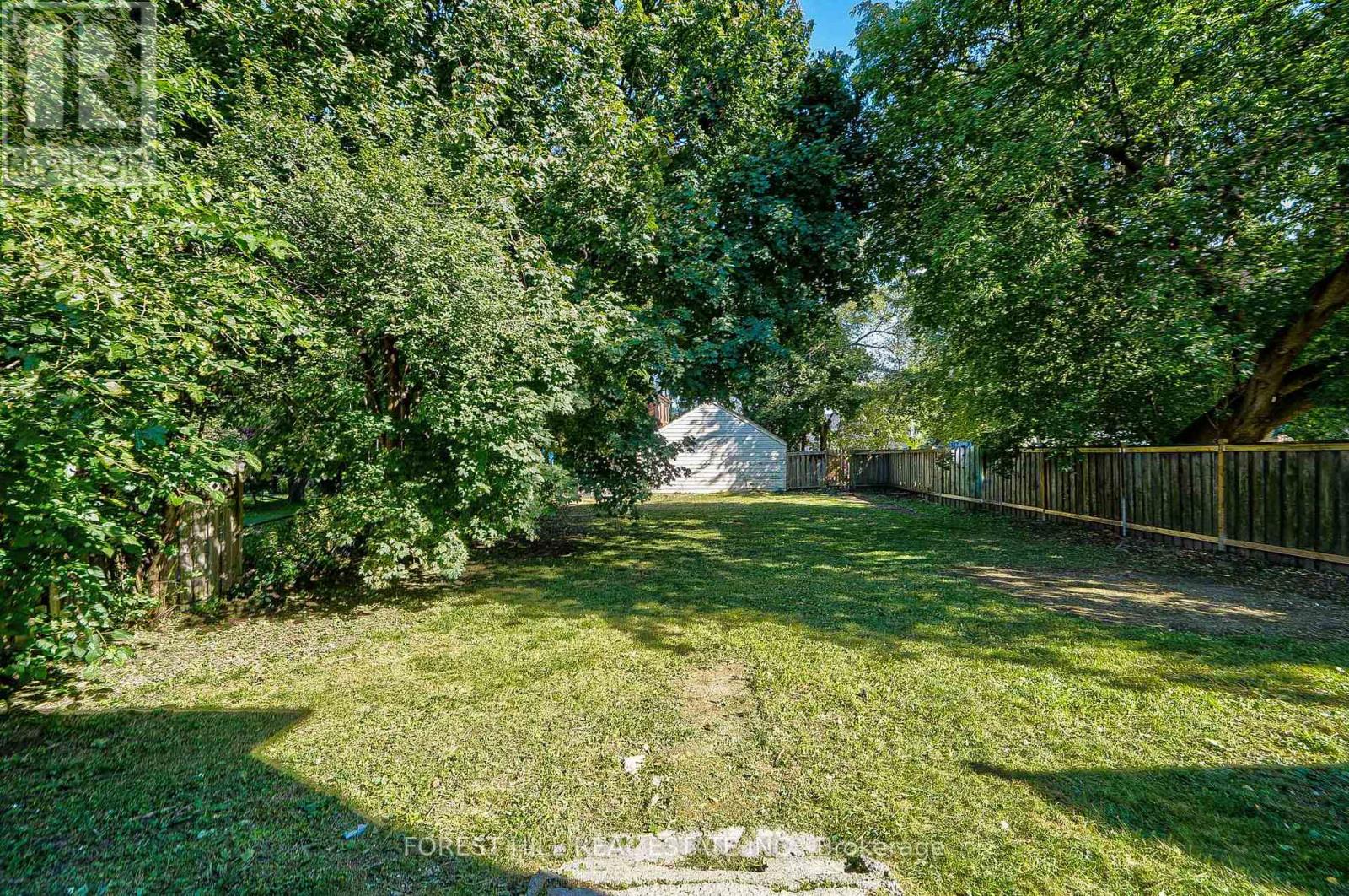 27 Westgate Boulevard, Toronto, Ontario  M3H 1N8 - Photo 5 - C12358916