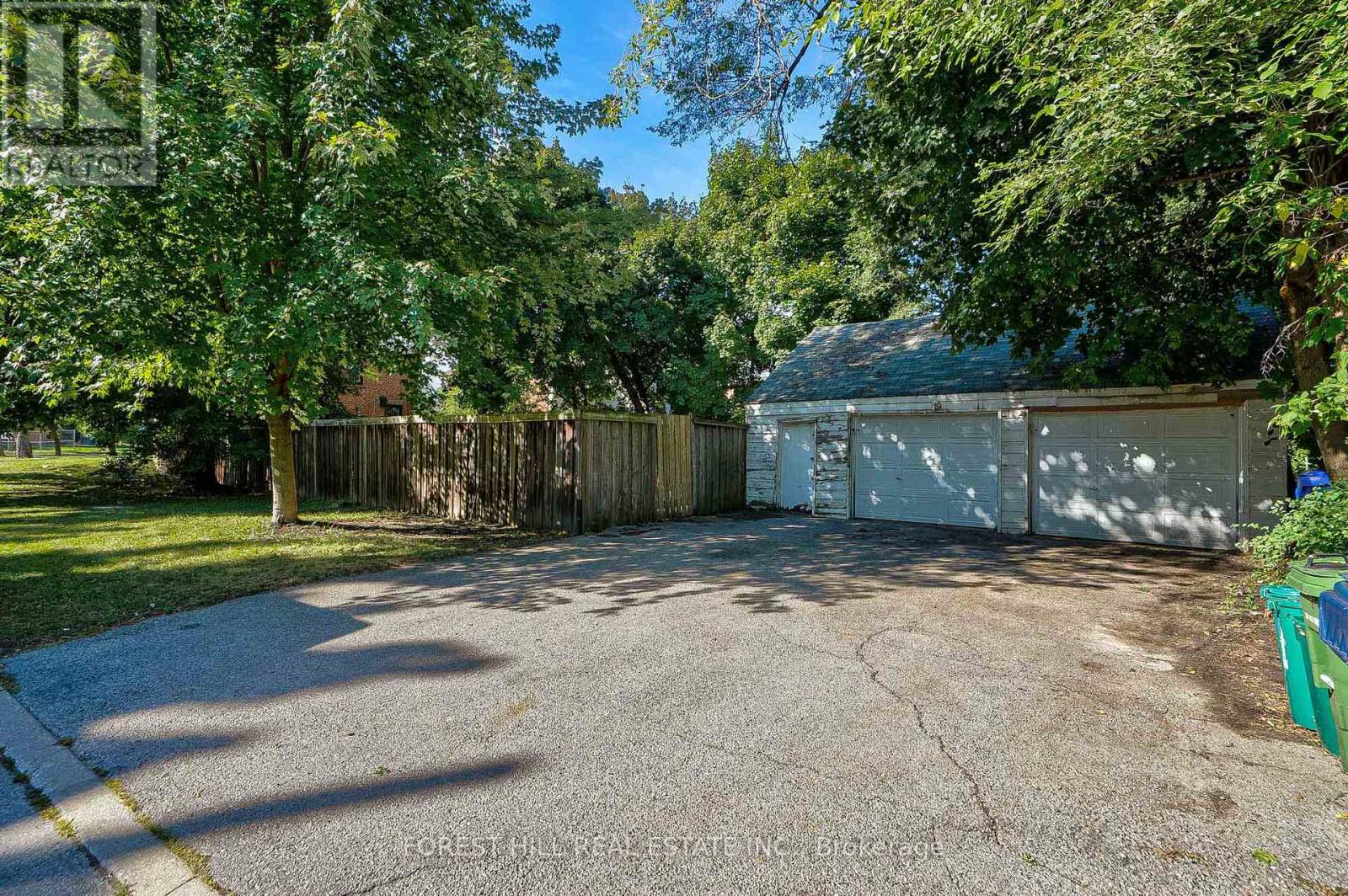 27 Westgate Boulevard, Toronto, Ontario  M3H 1N8 - Photo 6 - C12358916