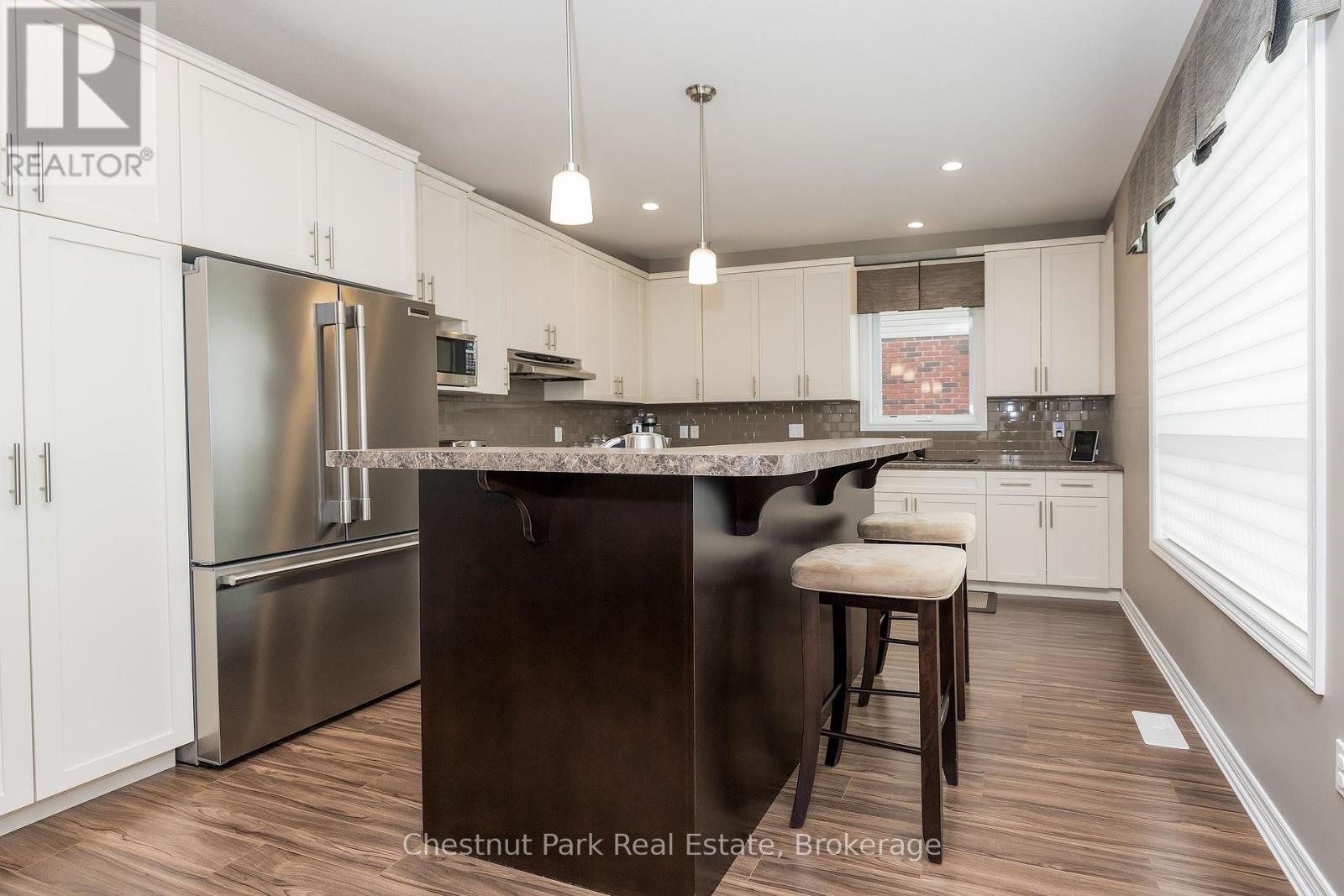 21 Portland Street, Collingwood, Ontario  L9Y 0W9 - Photo 11 - S12359057