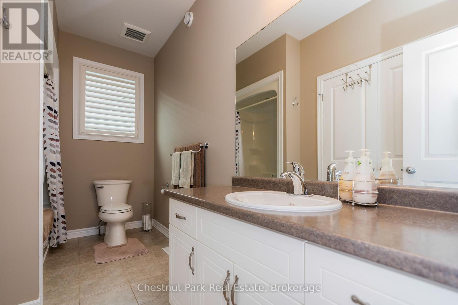 21 Portland Street, Collingwood, Ontario  L9Y 0W9 - Photo 4 - S12359057