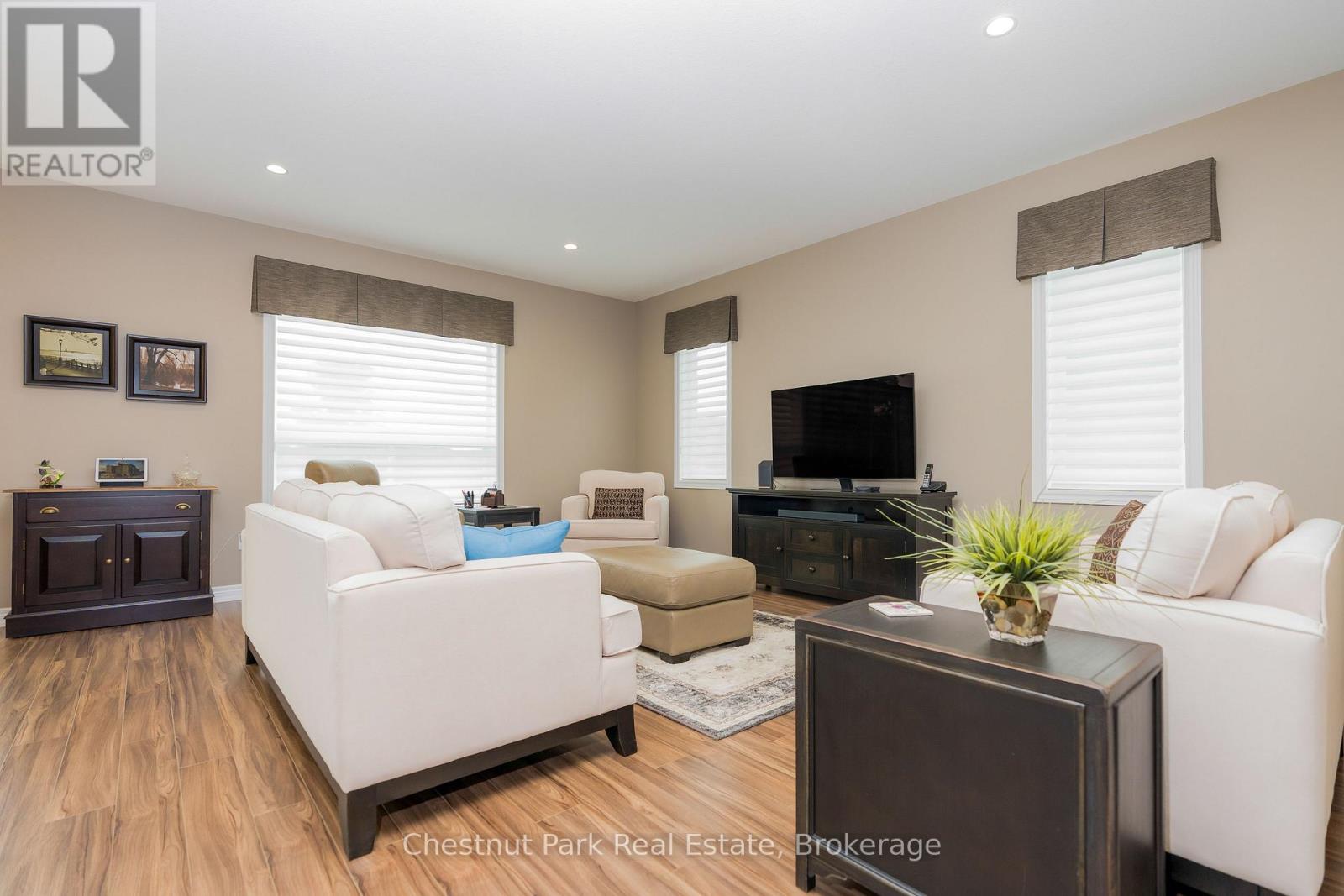 21 Portland Street, Collingwood, Ontario  L9Y 0W9 - Photo 7 - S12359057