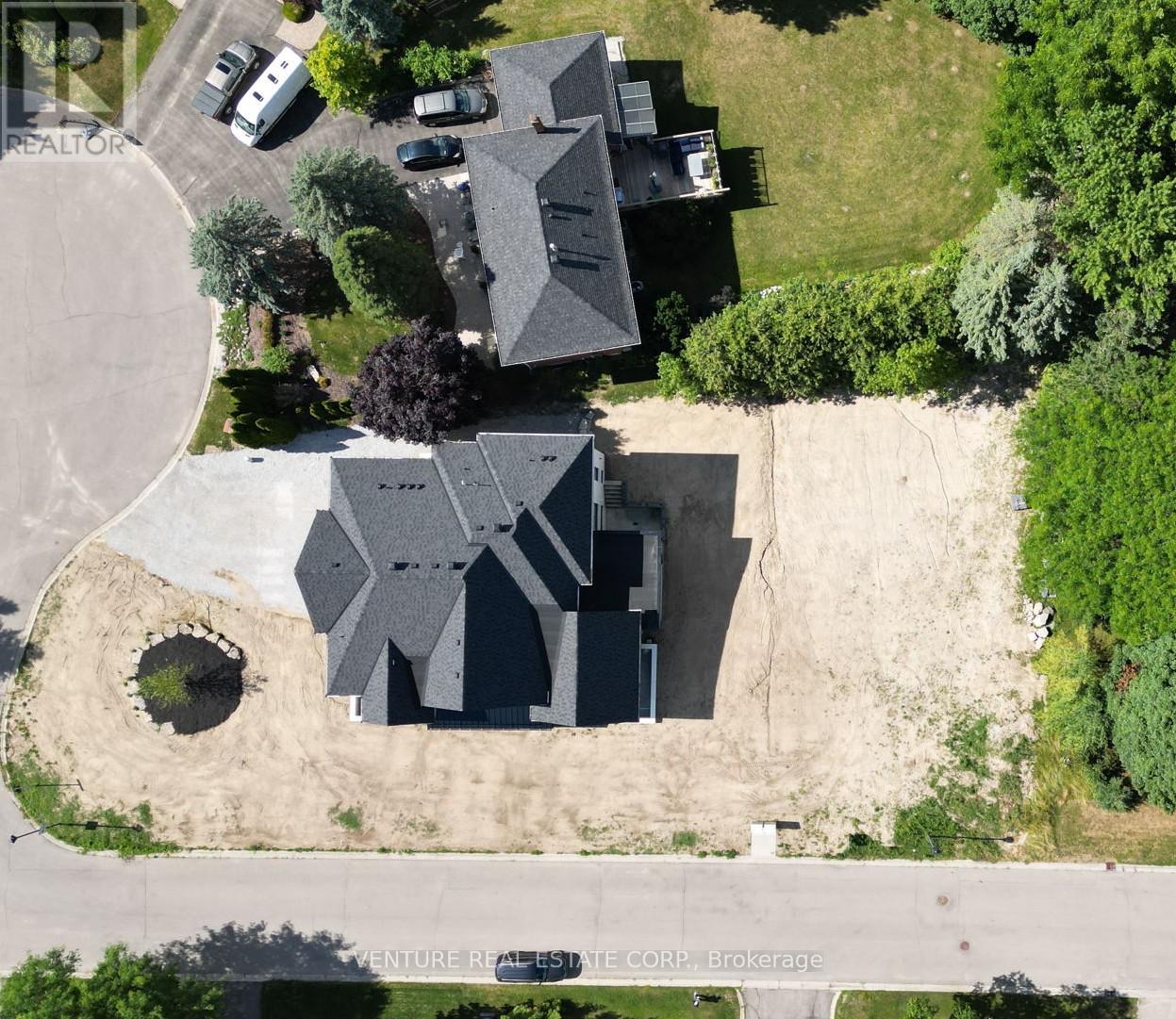118 Moore Park Drive, King (Schomberg), Ontario  L0G 1T0 - Photo 2 - N12358851