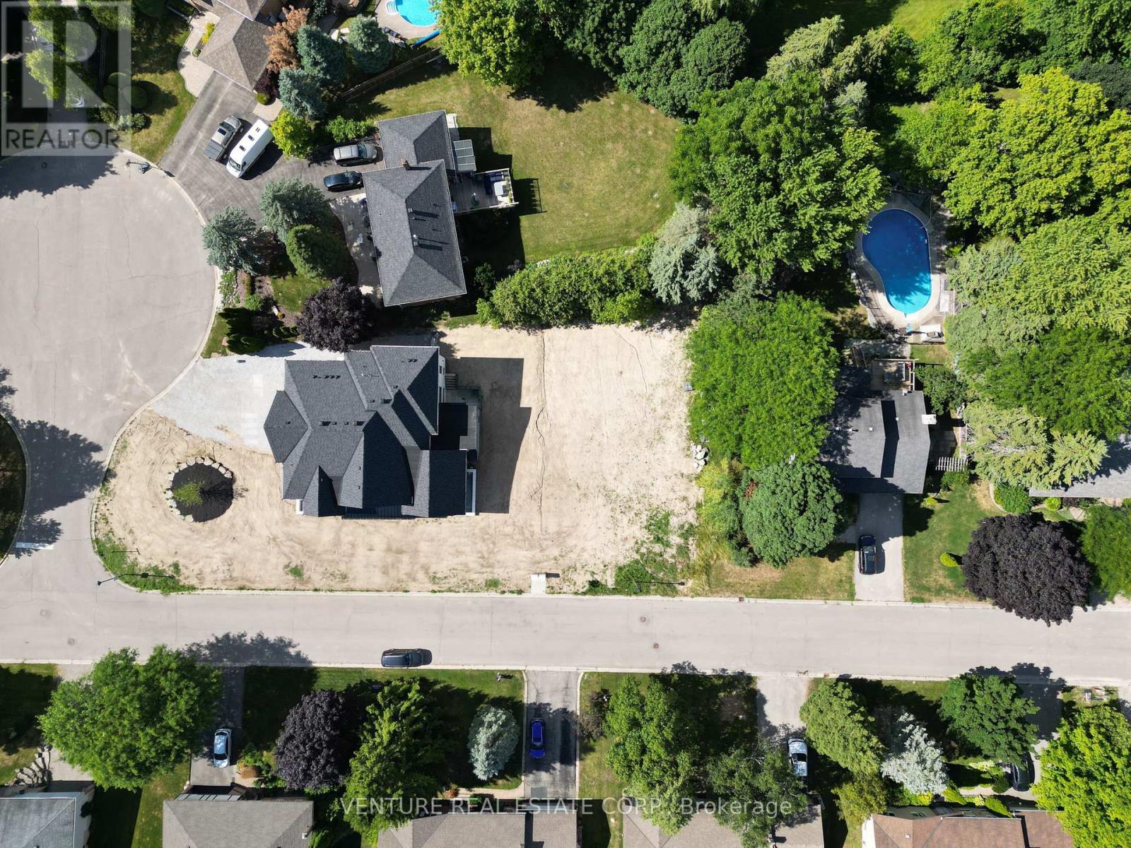 118 Moore Park Drive, King (Schomberg), Ontario  L0G 1T0 - Photo 3 - N12358851