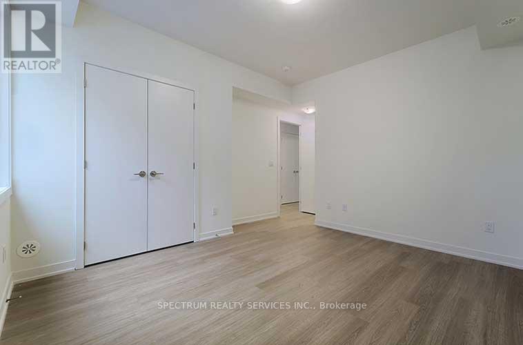 1001 - 14 David Eyer Road, Richmond Hill, Ontario  L4S 0N4 - Photo 11 - N12358893