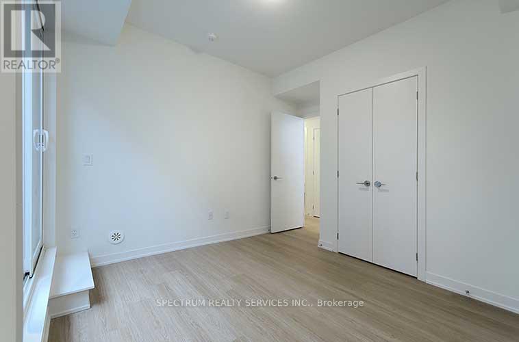1001 - 14 David Eyer Road, Richmond Hill, Ontario  L4S 0N4 - Photo 15 - N12358893