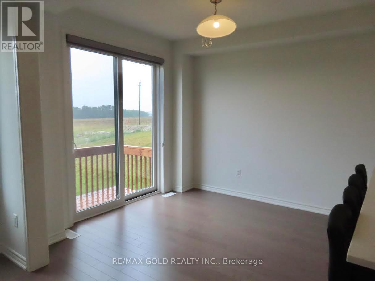 50 Yorkshire Drive, Barrie, Ontario  L9J 0B7 - Photo 15 - S12358902