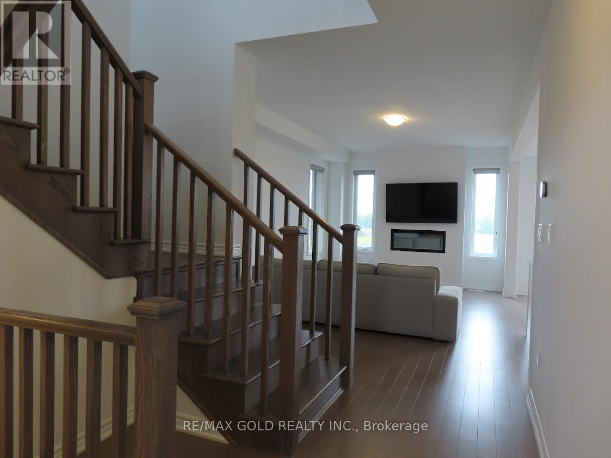 50 Yorkshire Drive, Barrie, Ontario  L9J 0B7 - Photo 6 - S12358902