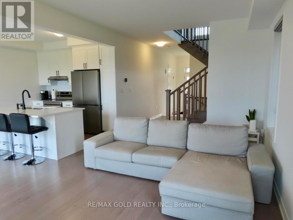 50 Yorkshire Drive, Barrie, Ontario  L9J 0B7 - Photo 9 - S12358902