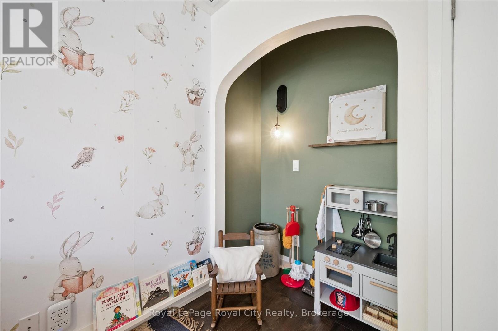 118 - 165 Duke Street E, Kitchener, Ontario  N2H 6T8 - Photo 18 - X12358933