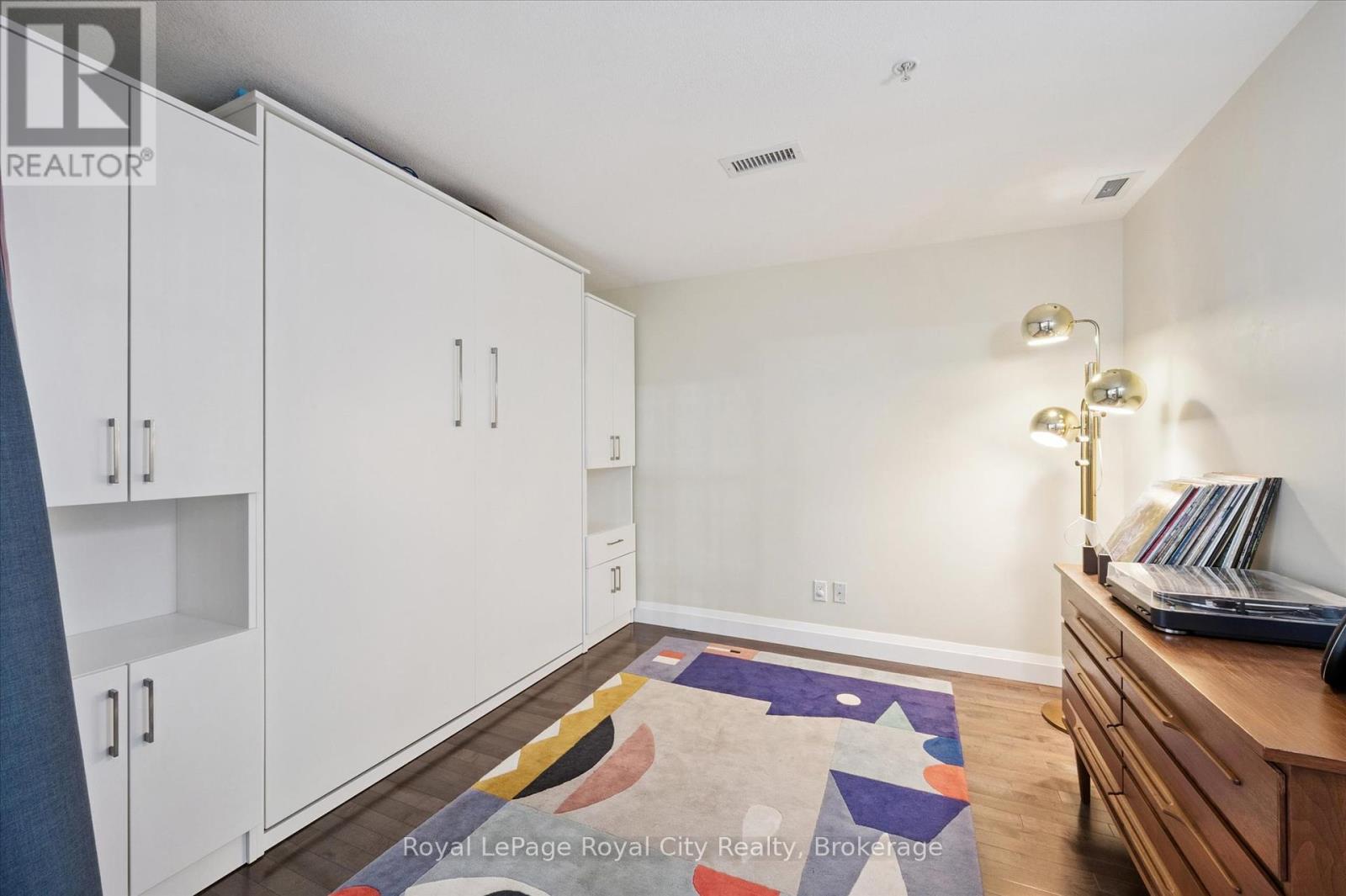 118 - 165 Duke Street E, Kitchener, Ontario  N2H 6T8 - Photo 20 - X12358933
