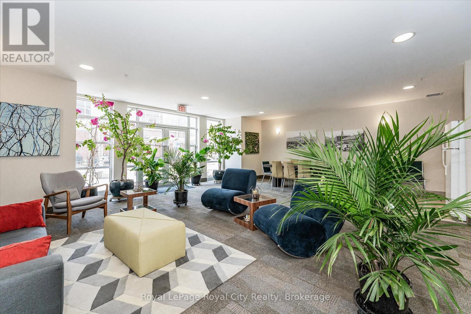 118 - 165 Duke Street E, Kitchener, Ontario  N2H 6T8 - Photo 31 - X12358933
