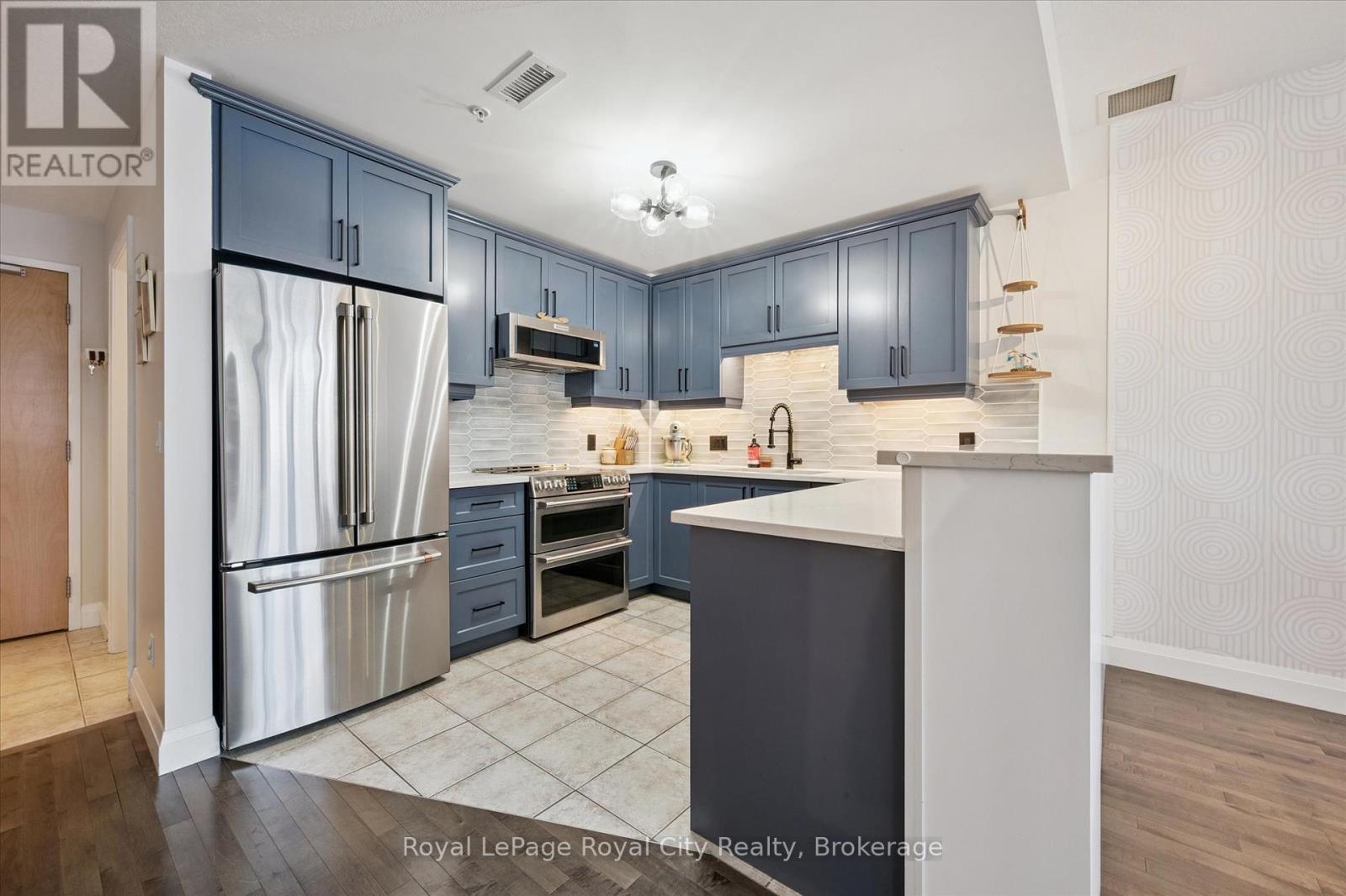 118 - 165 Duke Street E, Kitchener, Ontario  N2H 6T8 - Photo 7 - X12358933