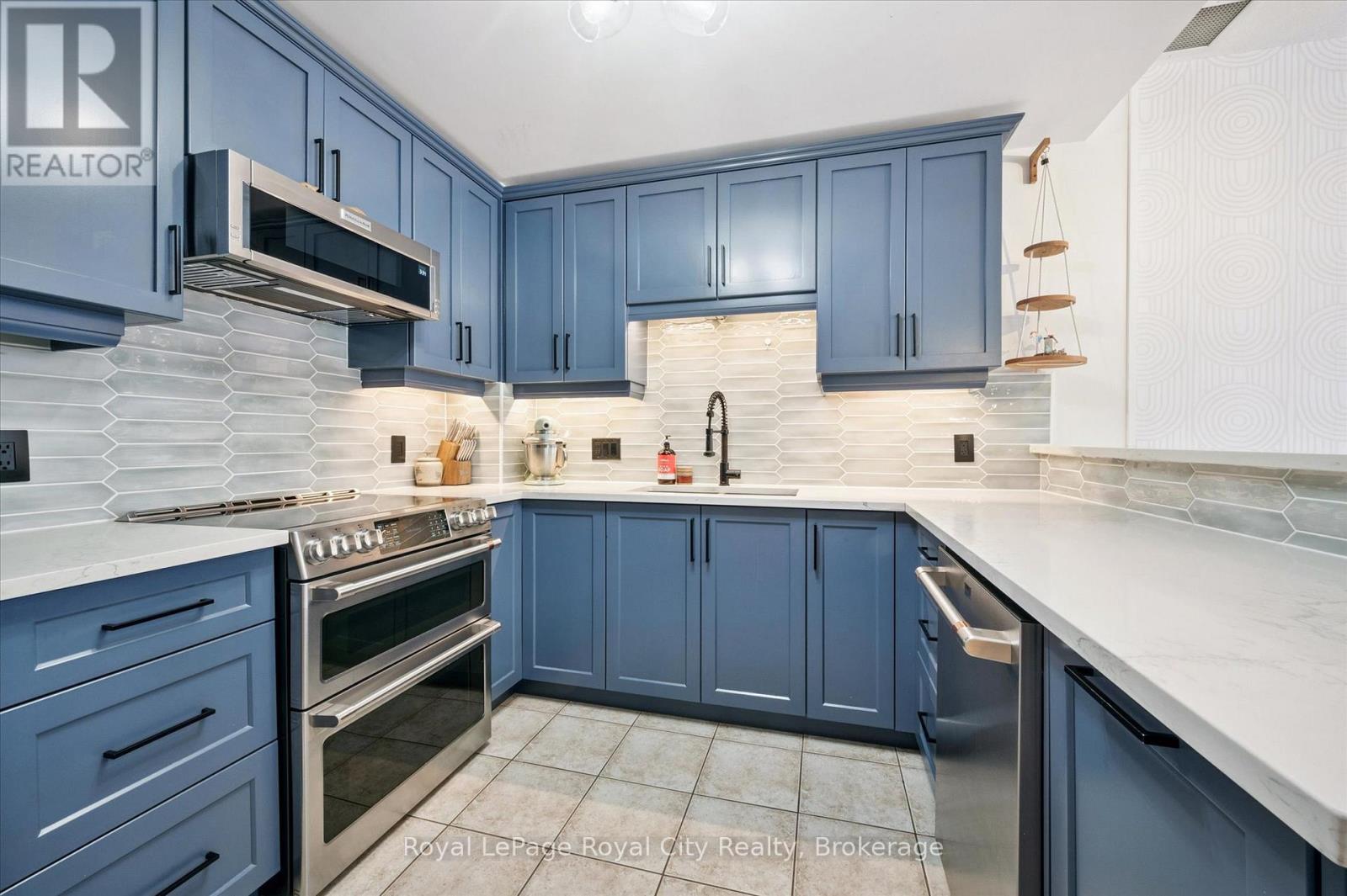 118 - 165 Duke Street E, Kitchener, Ontario  N2H 6T8 - Photo 8 - X12358933
