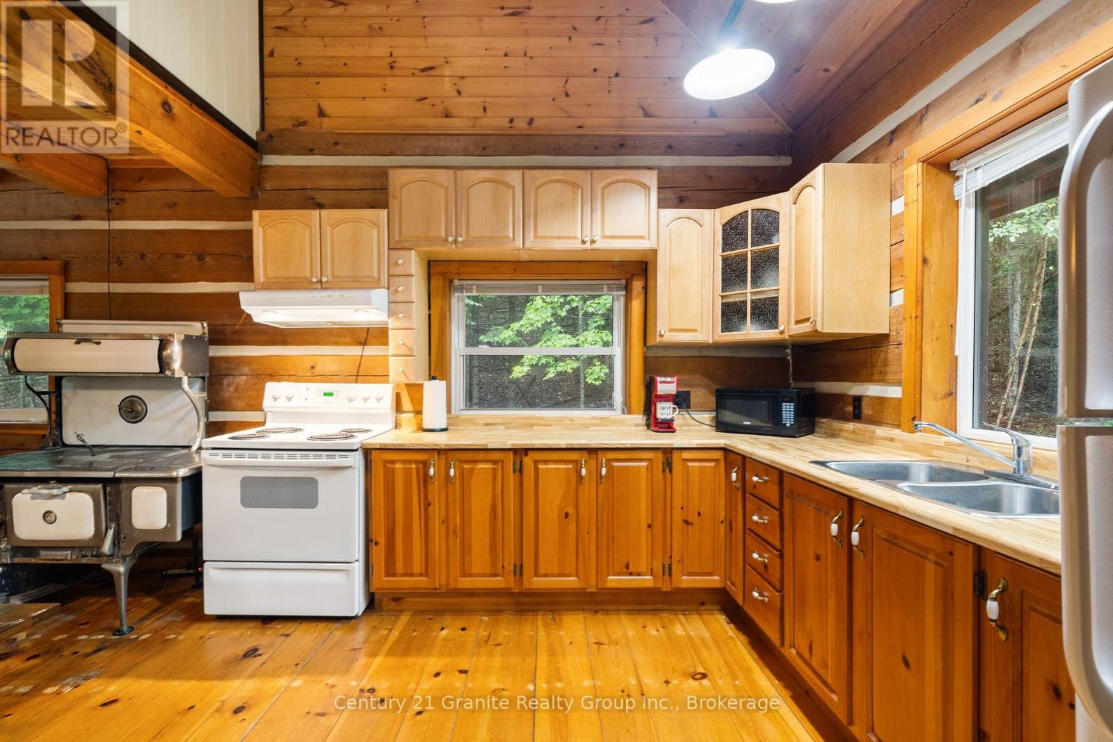 19221 Highway 118, Highlands East, Ontario  K0M 1S0 - Photo 17 - X12358935