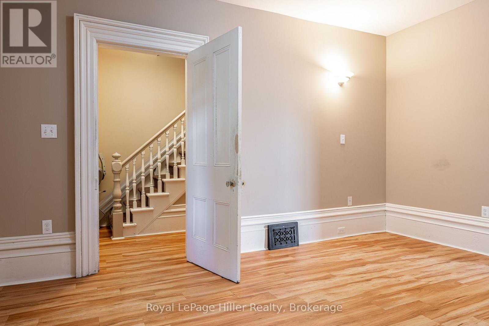 139 Wellington Street, Stratford, Ontario  N5A 2L4 - Photo 10 - X12358984