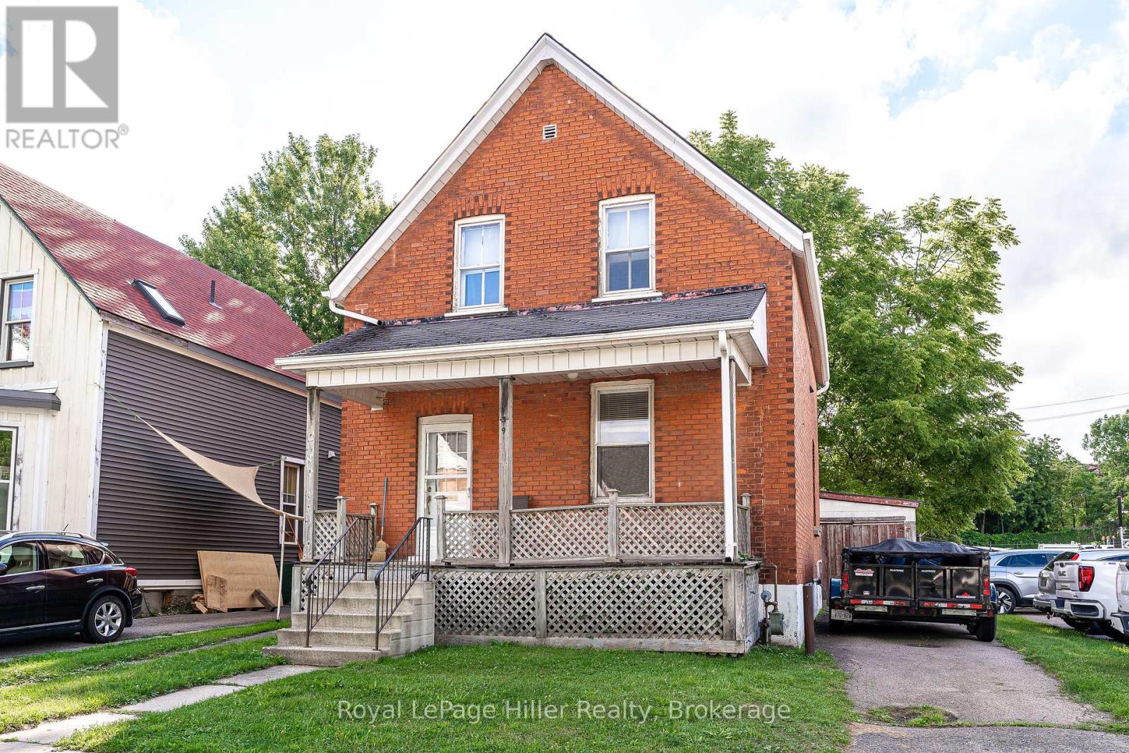 139 Wellington Street, Stratford, Ontario  N5A 2L4 - Photo 2 - X12358984