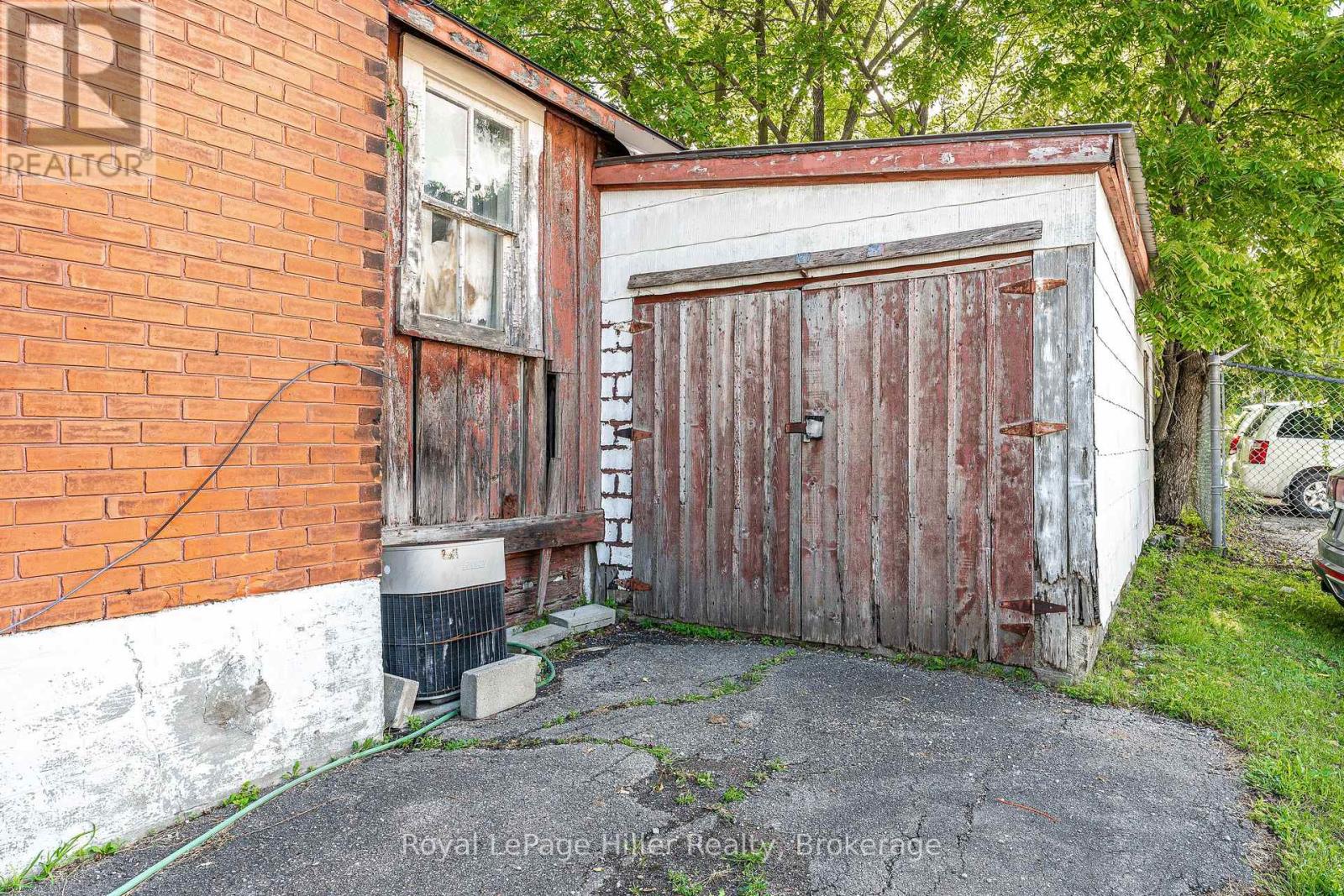 139 Wellington Street, Stratford, Ontario  N5A 2L4 - Photo 39 - X12358984