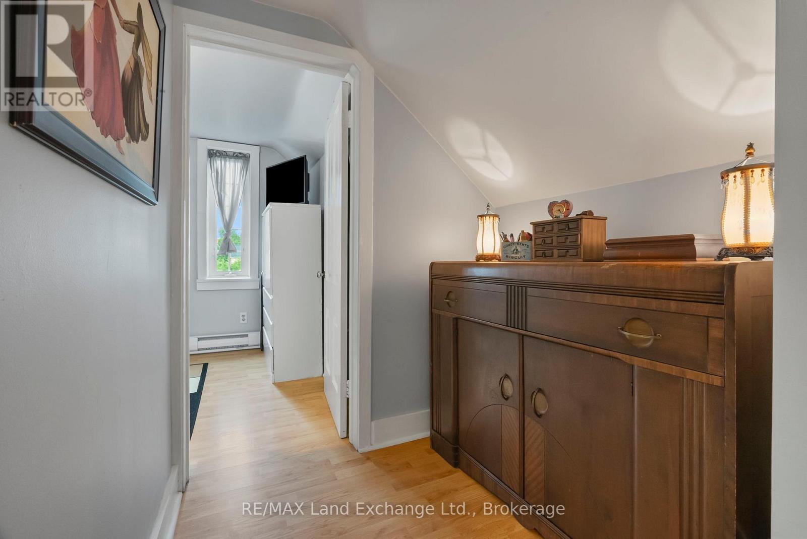 439 Green Street, Saugeen Shores, Ontario  N0H 2C0 - Photo 18 - X12359017