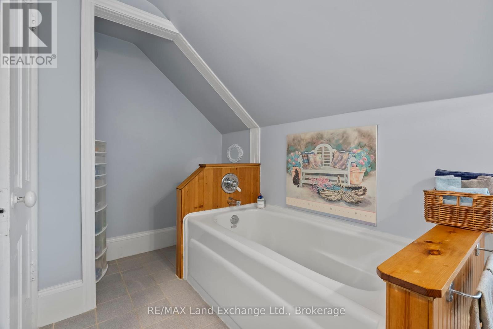 439 Green Street, Saugeen Shores, Ontario  N0H 2C0 - Photo 21 - X12359017