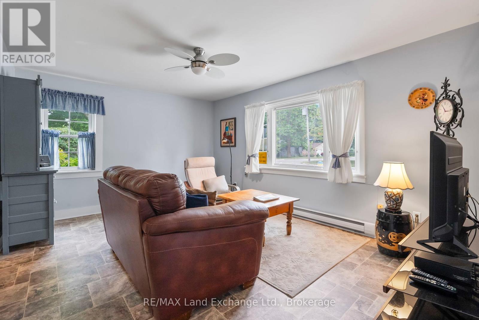 439 Green Street, Saugeen Shores, Ontario  N0H 2C0 - Photo 9 - X12359017