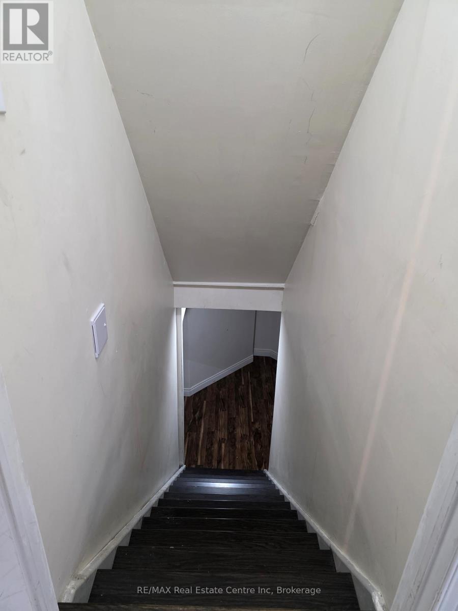 15 Bard Boulevard, Guelph, Ontario  N1L 1S9 - Photo 12 - X12359023