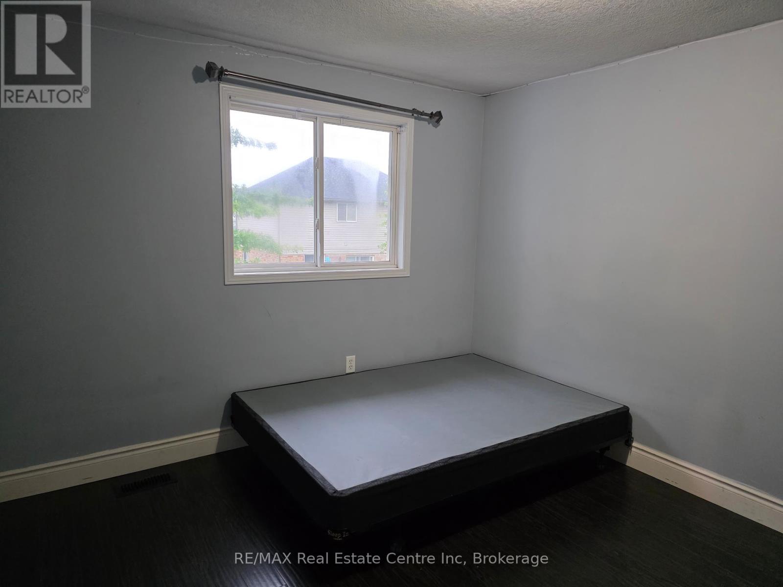 15 Bard Boulevard, Guelph, Ontario  N1L 1S9 - Photo 21 - X12359023