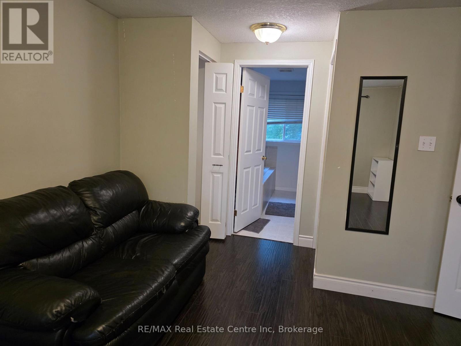 15 Bard Boulevard, Guelph, Ontario  N1L 1S9 - Photo 24 - X12359023